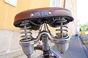 Ein Originalsattel der Marke Bauer.